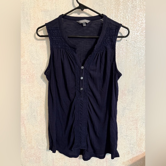 Daisy Fuentes Tops - Daisy Fuentes Navy Sleeveless Blouse, Sz Lg
